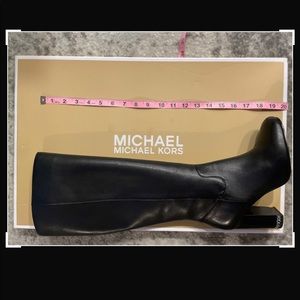 Michael Kors SZ 7, knee high, high heeled leather boots. New with box